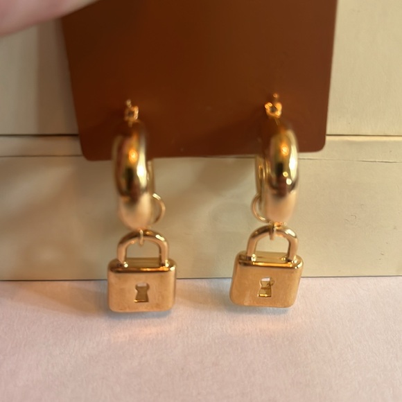 18KY Plated Lock and Key Style Women’s Hoop Earrings with Dangles, Made in Italy - Picture 2 of 4